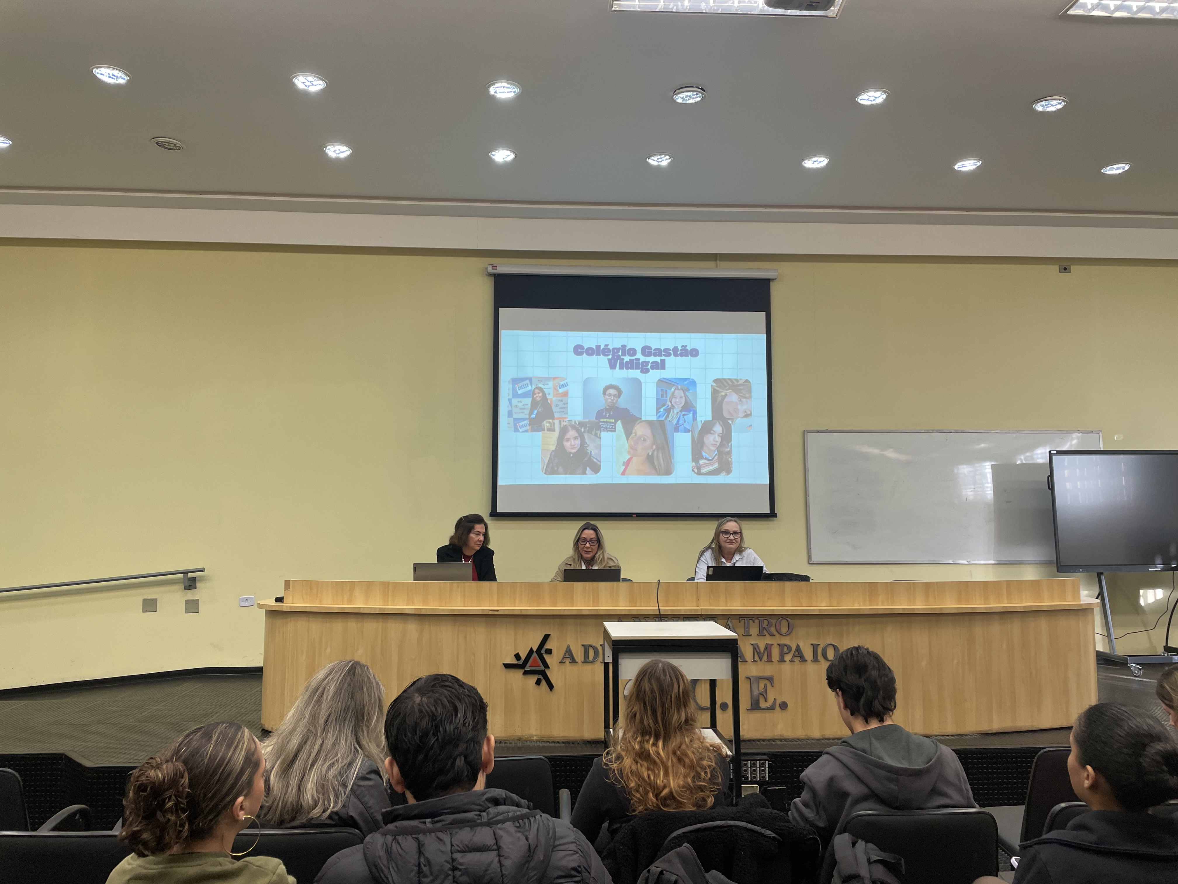 Foto 9 - Encontro de Integração e Avaliação do PIBID/UEM - 2026 - Subprojetos de Alfabetização Educação Especial, Pedagogia Refugiados e Letras-Inglês
