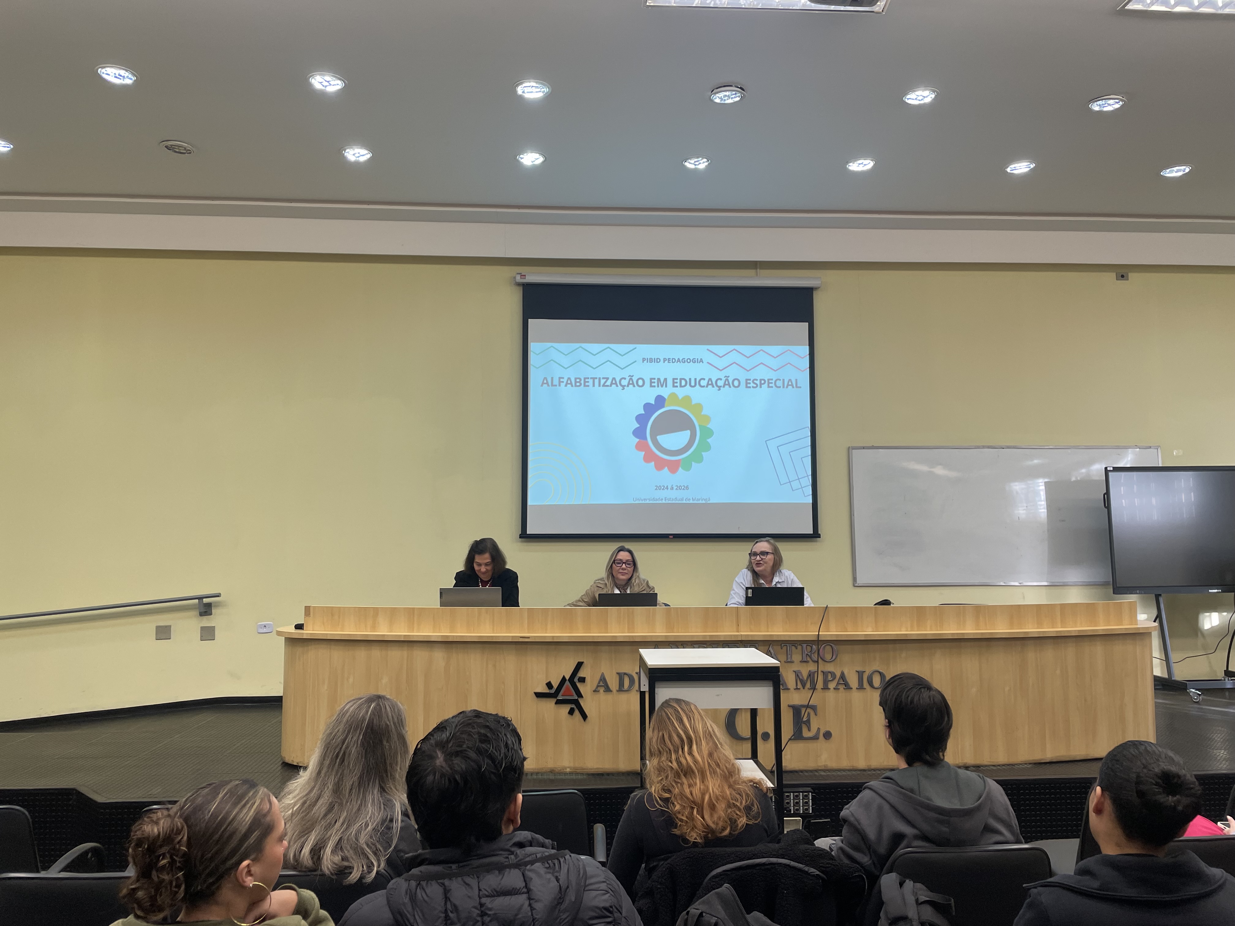 Foto 15 - Encontro de Integração e Avaliação do PIBID/UEM - 2026 - Subprojetos de Alfabetização Educação Especial, Pedagogia Refugiados e Letras-Inglês