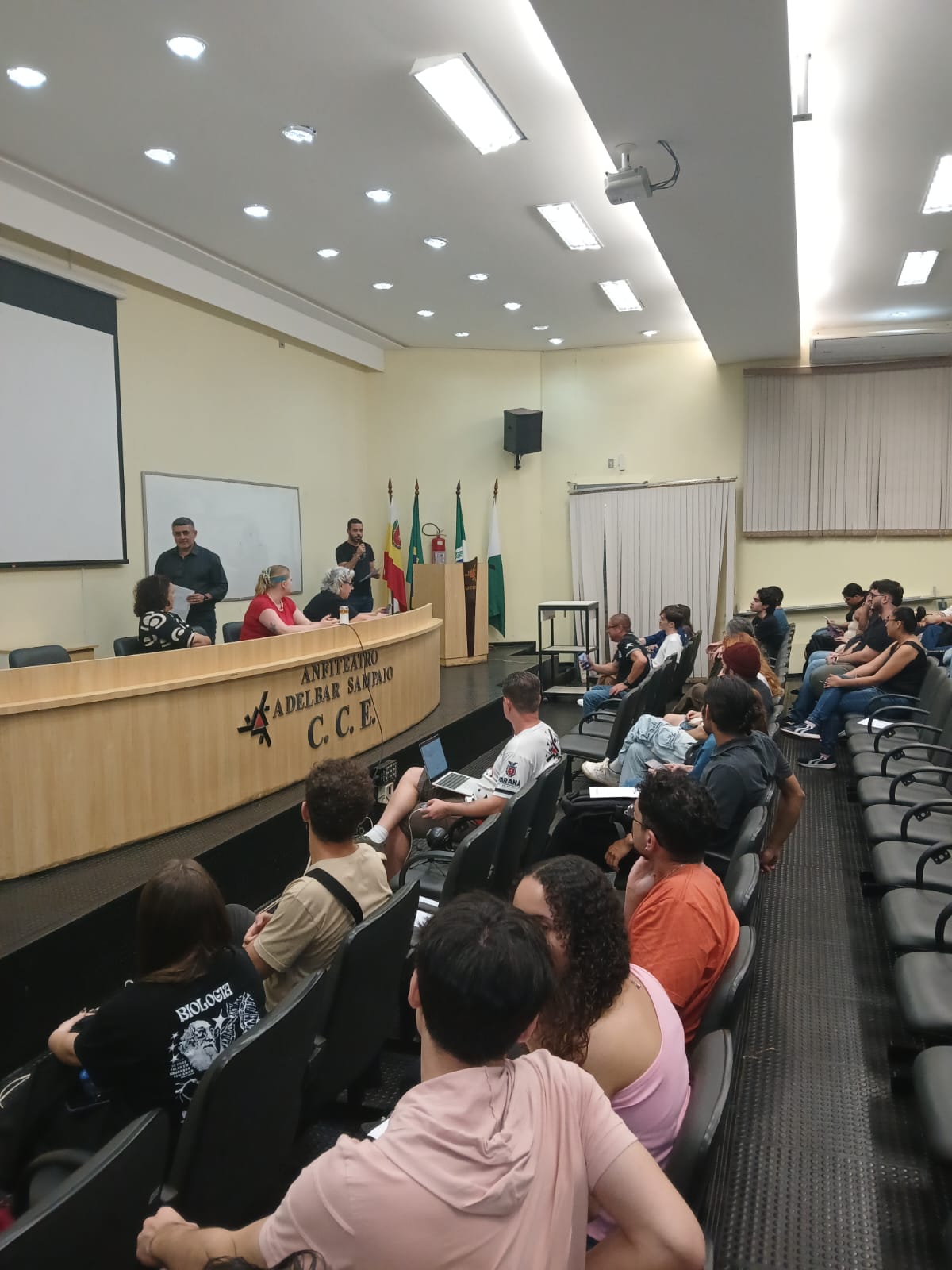 Foto 12 - Encontro de Integração e Avaliação do PIBID/UEM - 2026 - Subprojetos de Biologia, Filosofia, Geografia e Matemática