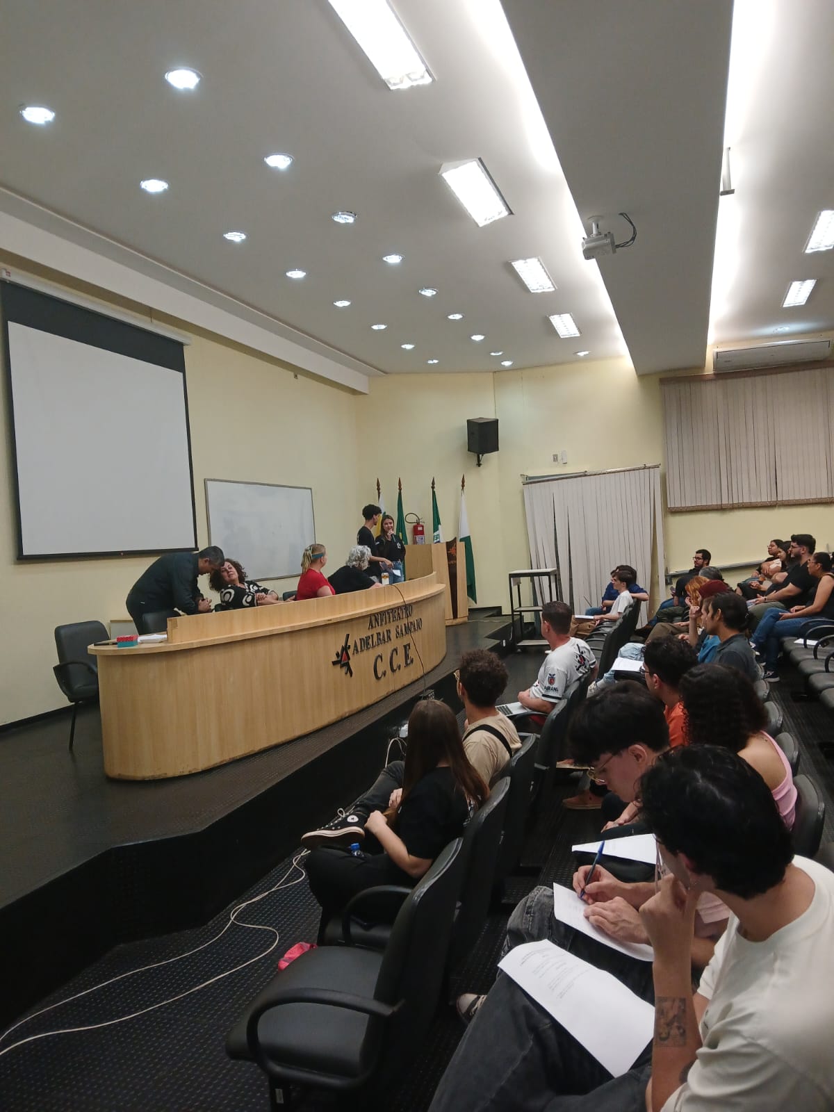 Foto 16 - Encontro de Integração e Avaliação do PIBID/UEM - 2026 - Subprojetos de Biologia, Filosofia, Geografia e Matemática