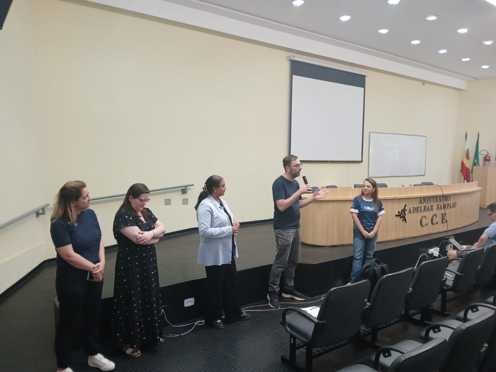 Foto 1 - Encontro de Integração e Avaliação do PIBID/UEM - 2026 - Subprojetos de Alfabetização: Linguagem Matemática, Pedagogia: Professor Pedagogo e Química
